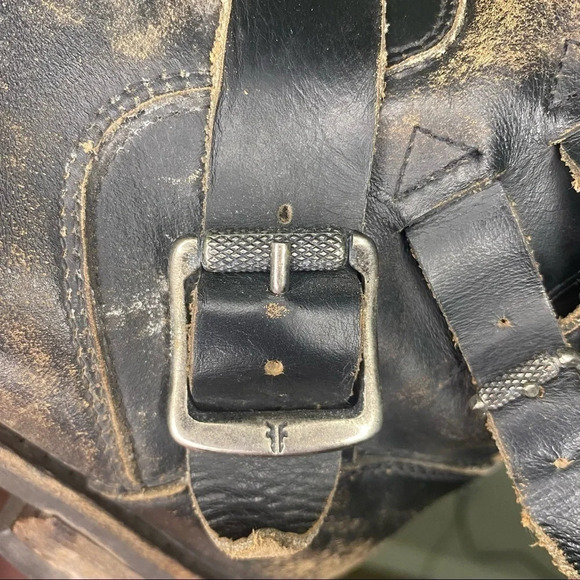 frye Veronica Belted Distressed Short Boots. Size 6 - Picture 8 of 16